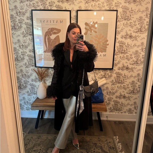 Meet your Posher, Jade - Picture 3 of 5